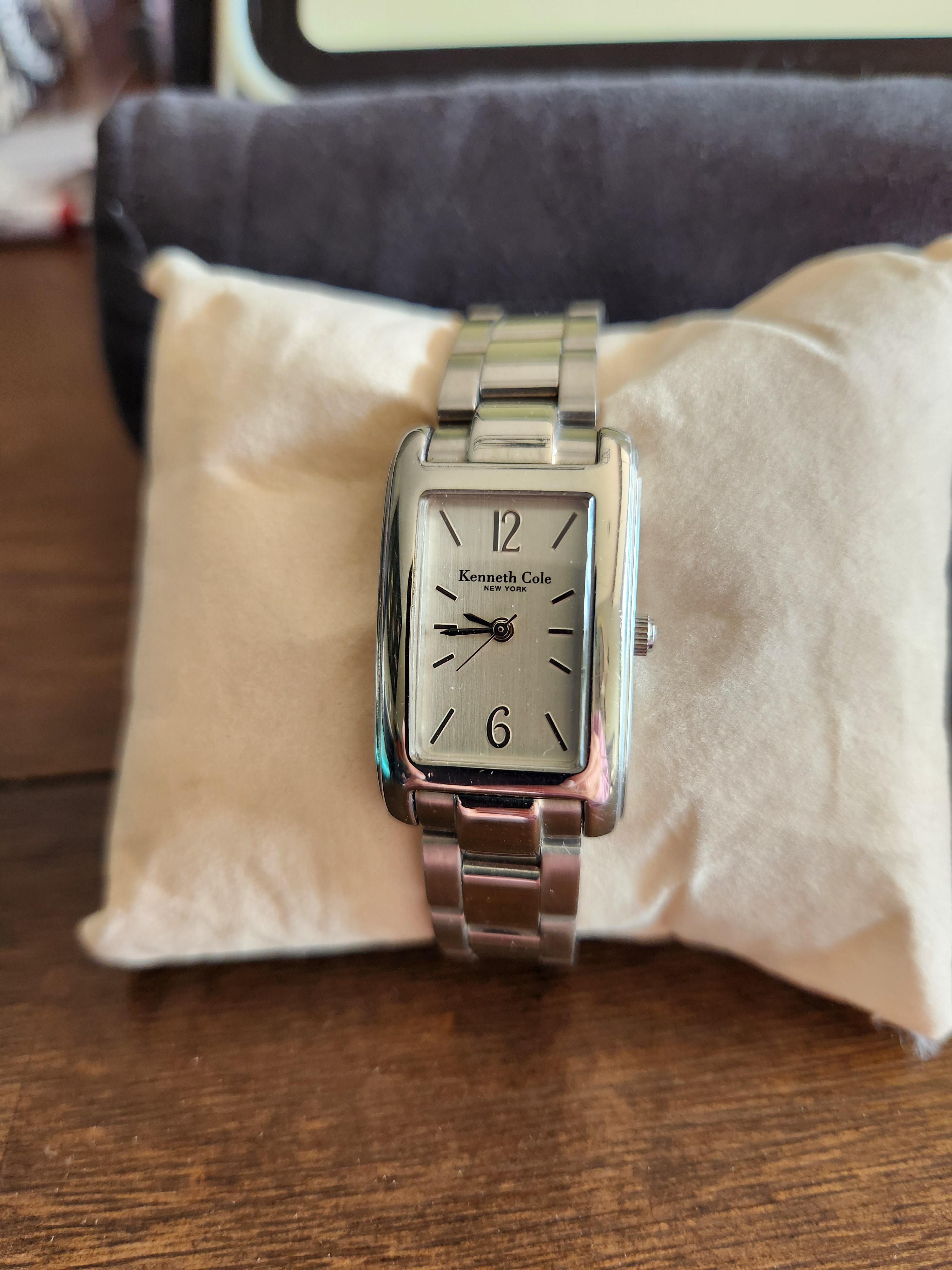 Kenneth Cole Stainless Steel Rectangular Watch In Silver Kc 4019 New Battery